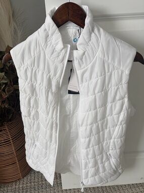 IBKUL Women’s NWT White Quilted Sleeveless Puffer Vest Lightweight Medium Golf
